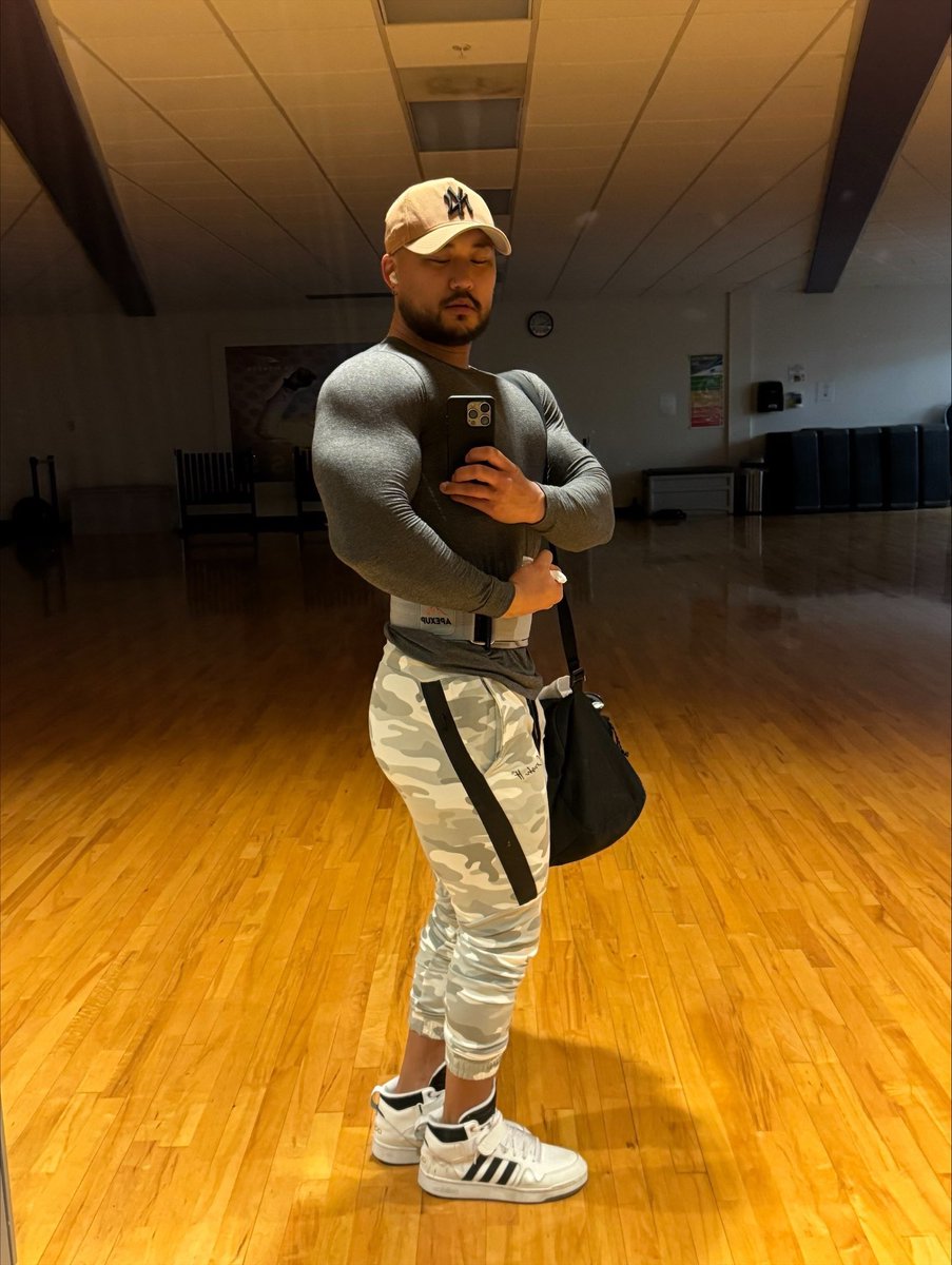 A Master that exceeds boundaries and turns boys into obedient dogs