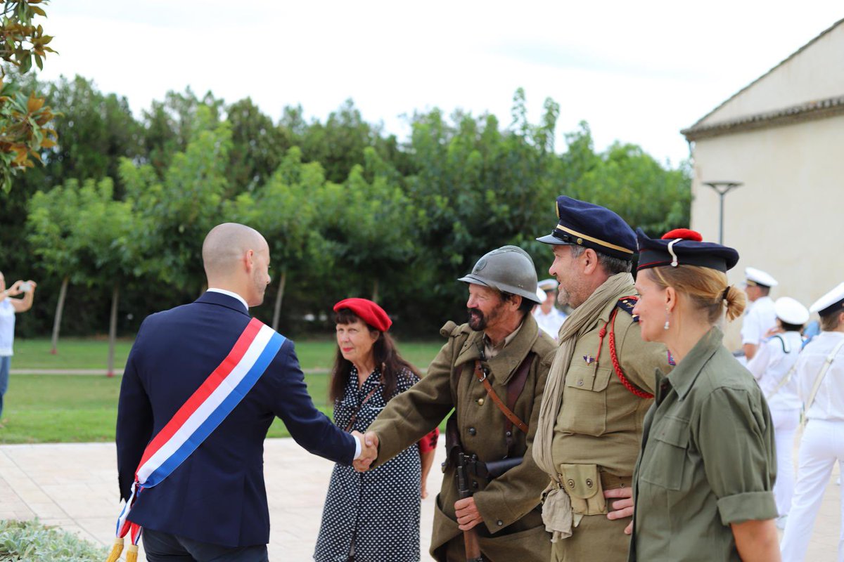 BaubryR's tweet photo. đ«đ· 80Ăšme anniversaire de la LibĂ©ration de #PlanDorgon
à Plan d'Orgon, nous nous sommes rassemblés pour honorer ceux qui ont sacrifié leur vie pour notre liberté.
Souvenons-nous, toujours, de ceux qui ont permis Ă notre nation dâĂȘtre libre et de rester ce que nous sommes. De rester Francais.
đ https://t.co/Wd7a8lwzw6
#circo1315 #liberation #plandorgon #debarquementdeprovence
