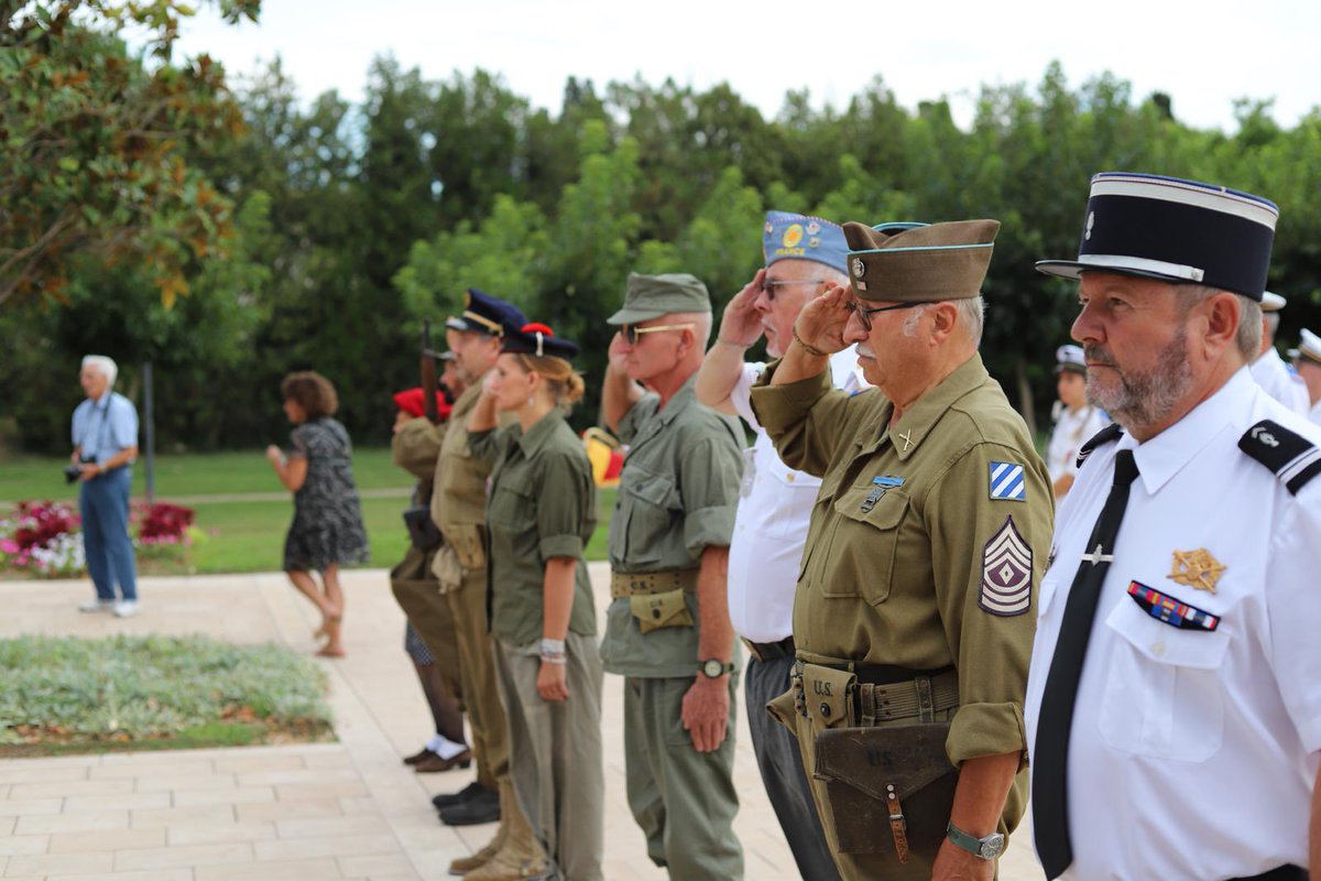 BaubryR's tweet photo. đ«đ· 80Ăšme anniversaire de la LibĂ©ration de #PlanDorgon
à Plan d'Orgon, nous nous sommes rassemblés pour honorer ceux qui ont sacrifié leur vie pour notre liberté.
Souvenons-nous, toujours, de ceux qui ont permis Ă notre nation dâĂȘtre libre et de rester ce que nous sommes. De rester Francais.
đ https://t.co/Wd7a8lwzw6
#circo1315 #liberation #plandorgon #debarquementdeprovence