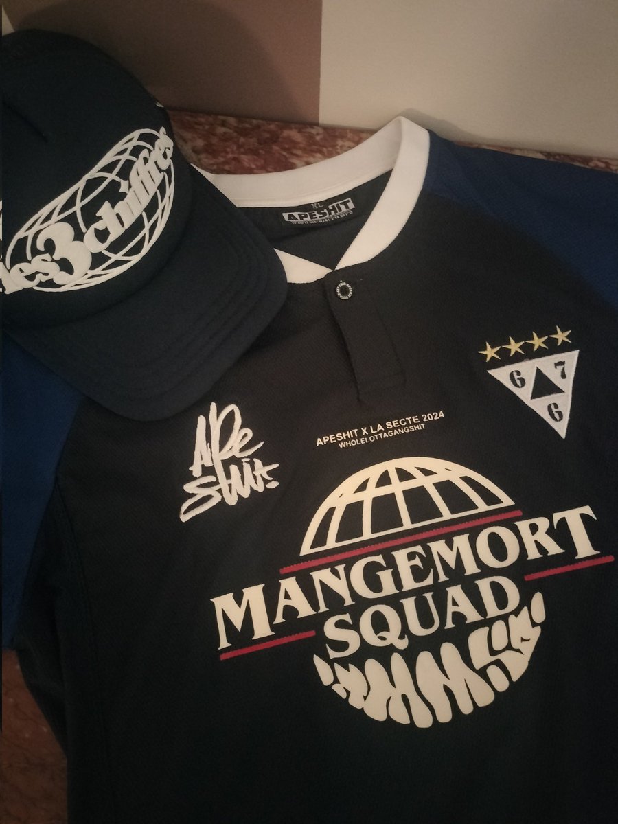 C'est trop méchant les nouveaux maillots franchement gros cop !! <a href="/ApeshitStore/">𝘼𝙋𝙀𝙎𝙃𝙄𝙏</a>