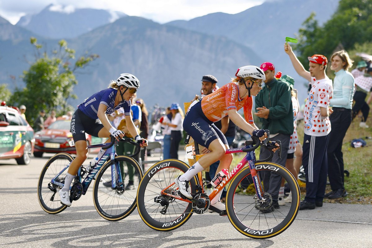 Lanterne Rouge tweet media