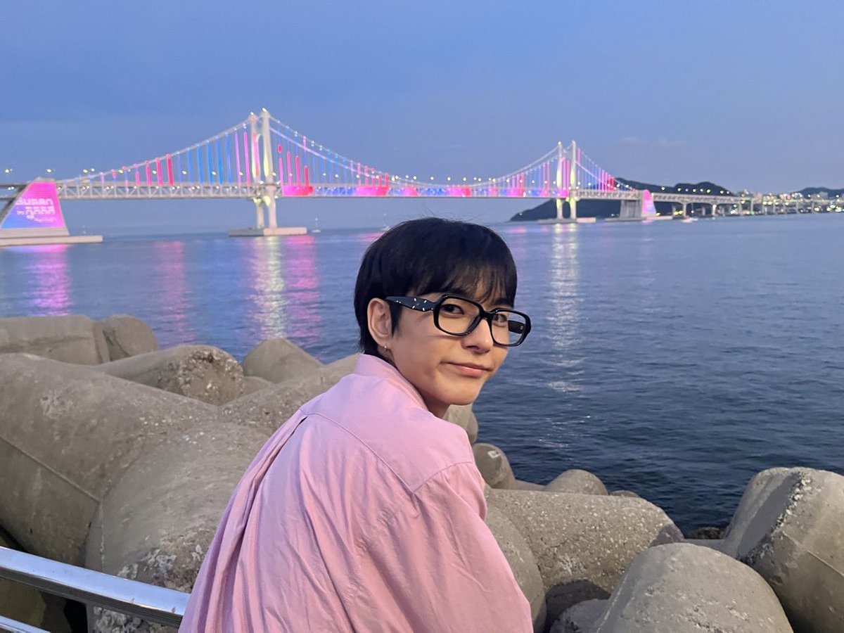 XH_official's tweet photo. 승민아…. 생일축하해…. 늦어서 미안…..😘

#건일 #Gunil
#XdinaryHeroes 
#미안하다.. https://t.co/P1tCuGpB53