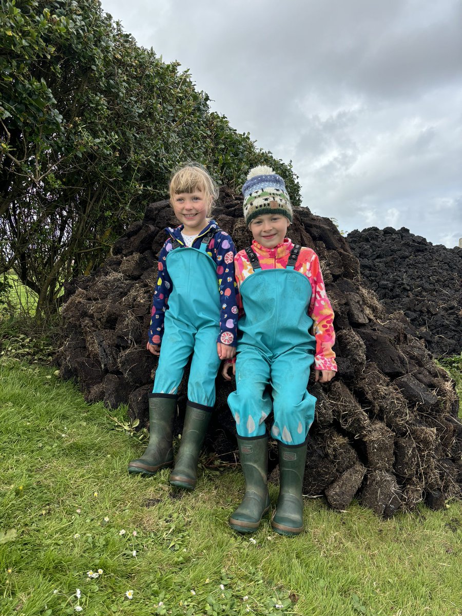 Alasdair_McK's tweet image. We’ve got a peats for snacks arrangement #Peats #Benbecula