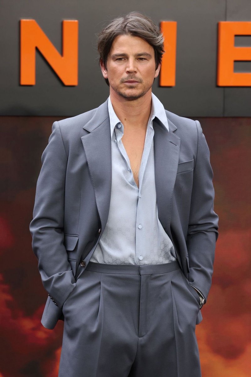 JesabelRaay's tweet photo. I woke up today & randomly thought to myself … Josh Hartnett really needs to be in more films. 

He’s always been a massive celebrity crush/teen heartthrob his entire career but I really think we haven’t seen the best of him yet. 

I’m just so glad we’re getting to see more of him again because of Nolan & Shyamalan. I think he would kill it in a FIRST REFORMED kind of film/role.