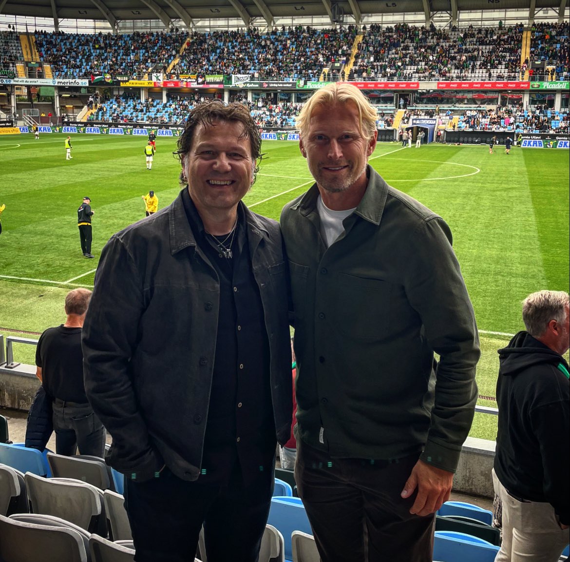 TexasJohansson's tweet photo. Kul att träffa gamla GAIS-legender när Allsvenskan fyller 100 år under dagens möte mellan GAIS-HBK. https://t.co/NjH5KfRHbI