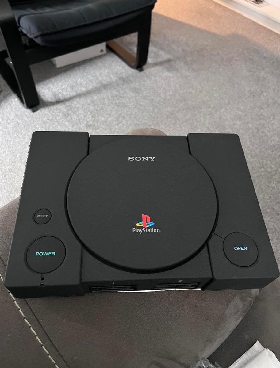 Just another pic of the best looking console ever made 😍