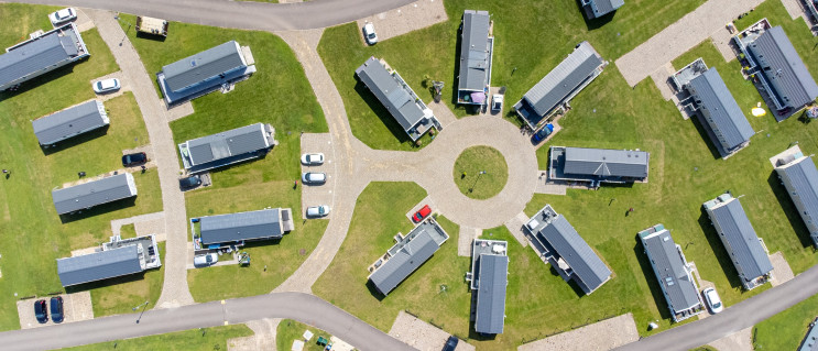 60millions's tweet photo. Le #mobilhome, un rêve qui peut virer au cauchemar !
Les propriétaires de mobil-home ignorent souvent que leur #camping peut refuser la vente de leur bien. Et aucune loi ne les protège d’une expulsion.
👉 https://t.co/tfq2Vf7GOZ
@FFCCcamping https://t.co/pOLJEOv2A9