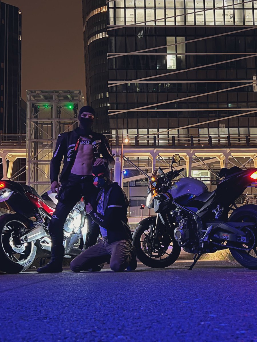 Something a bit different than usual…but that’s the other part of my kinks !
With my good boy <a href="/Edel_pup/">Edel</a> on his knees for me🐾⛓️