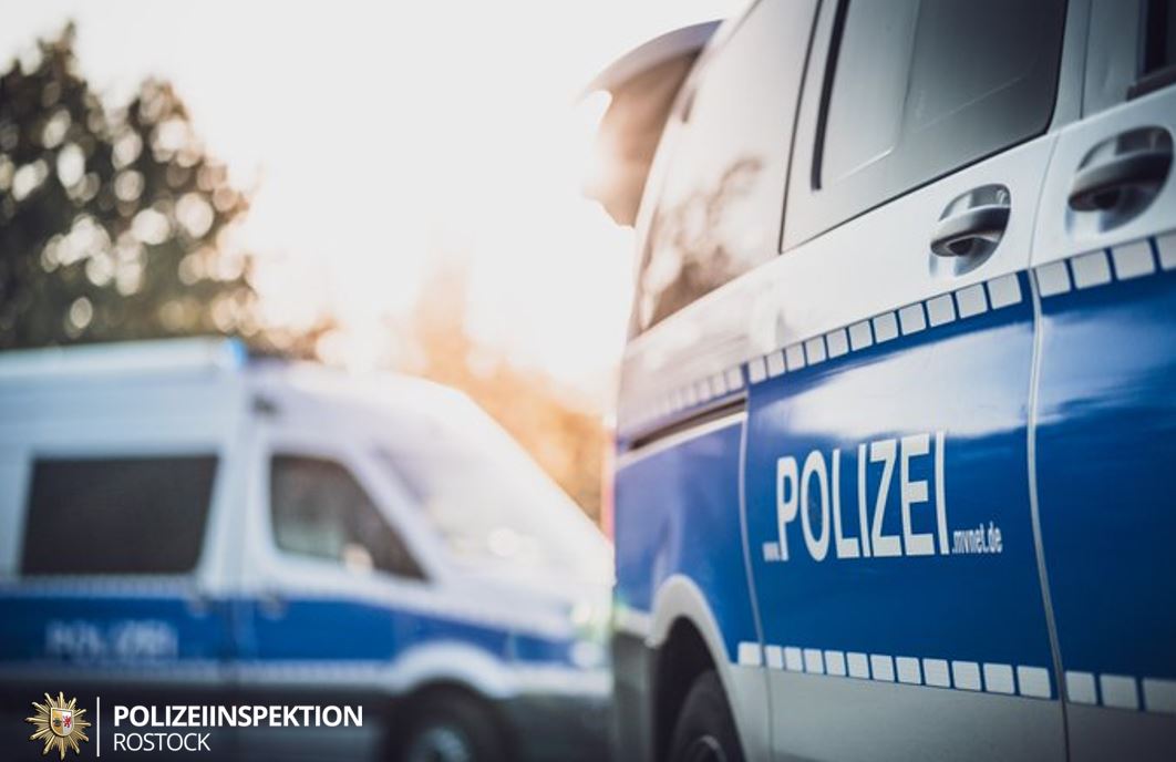 Polizei_MV's tweet photo. #lasttweet
Unsere Bilanz zum Einsatz #FCHBSC
https://t.co/1OfG5m39bS
#PolizeiMV #PolizeiHRO #Rostock #DFBPokal https://t.co/lBaCK3feK2