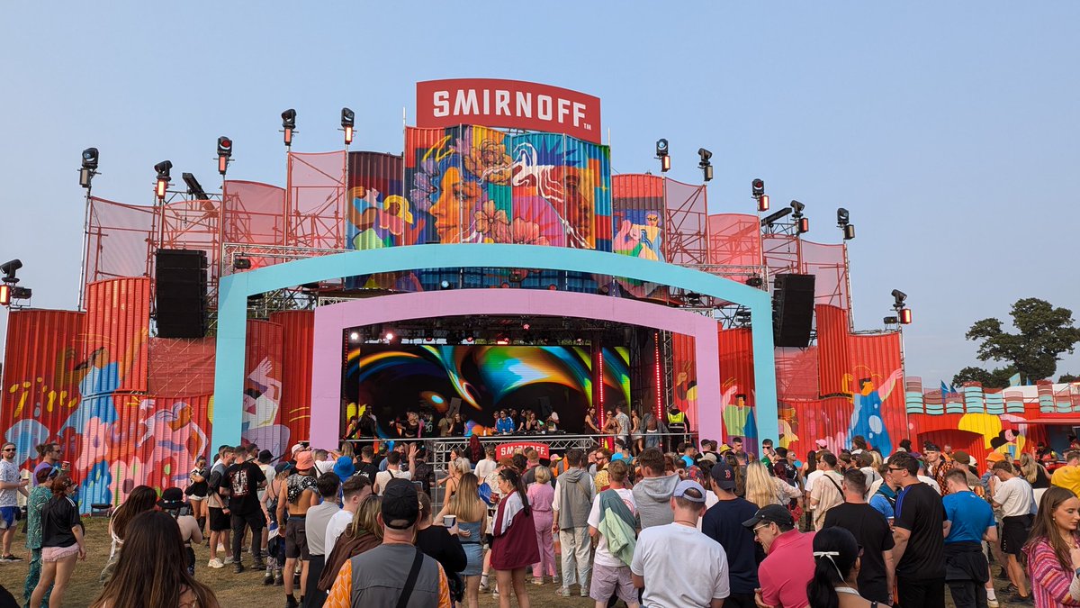Sunshine, beats, vodka. It's just like Ibiza. <a href="/tarakumardj/">Tara Kumar</a> <a href="/EPfestival/">Electric Picnic</a> #EP24