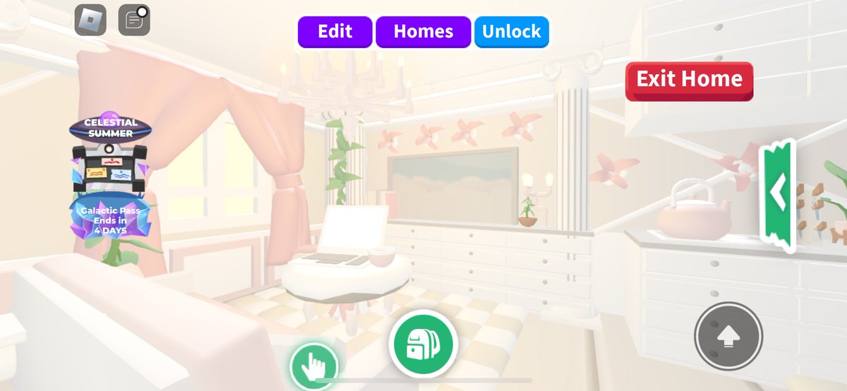 TRADING this tiny coquette themed house! Looking for/IA: jellyfish or Caterpillar! Comment or DM offers :)