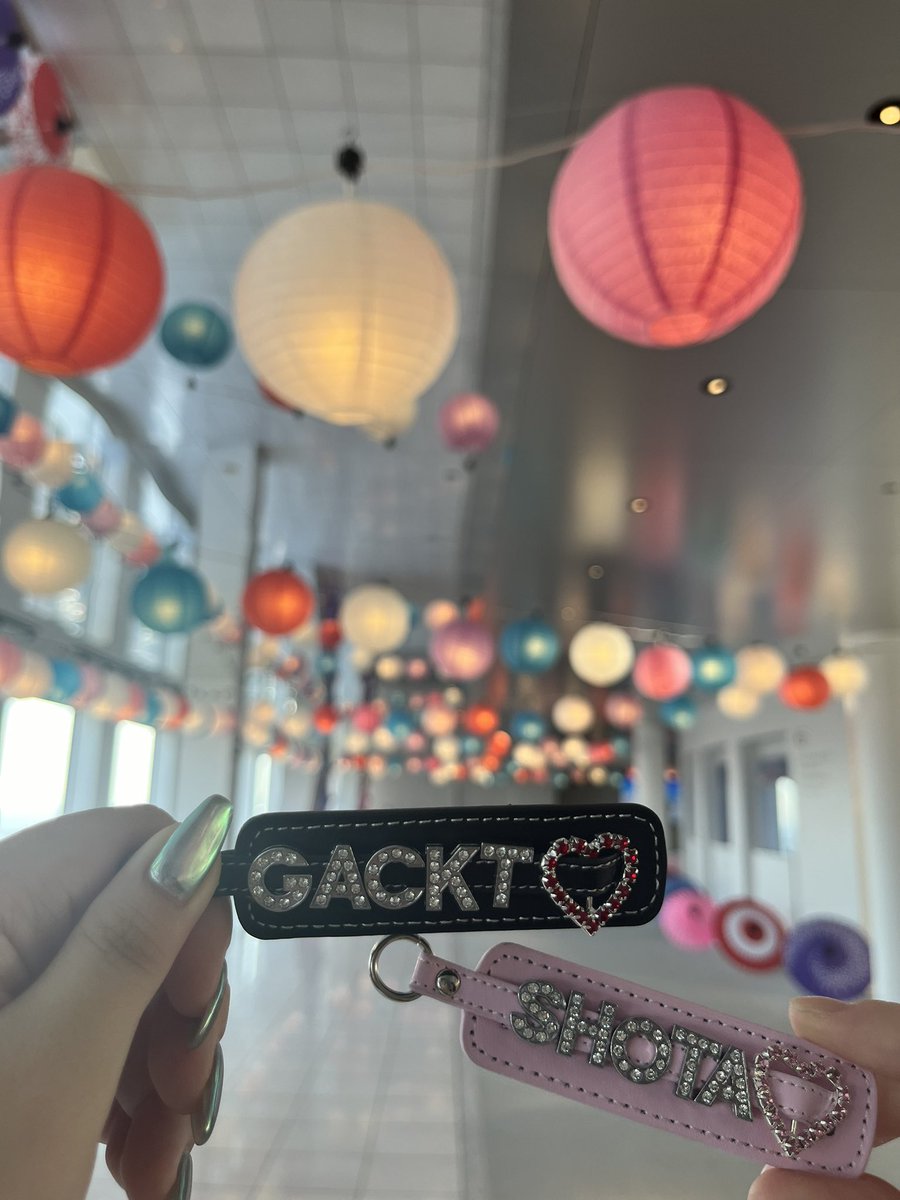 yu_2_1222's tweet photo. 勝手に推しグッズ♡
キラキラ文字がGACKTさんの雰囲気に合ってて最高😆 https://t.co/tF4ovBIYr9