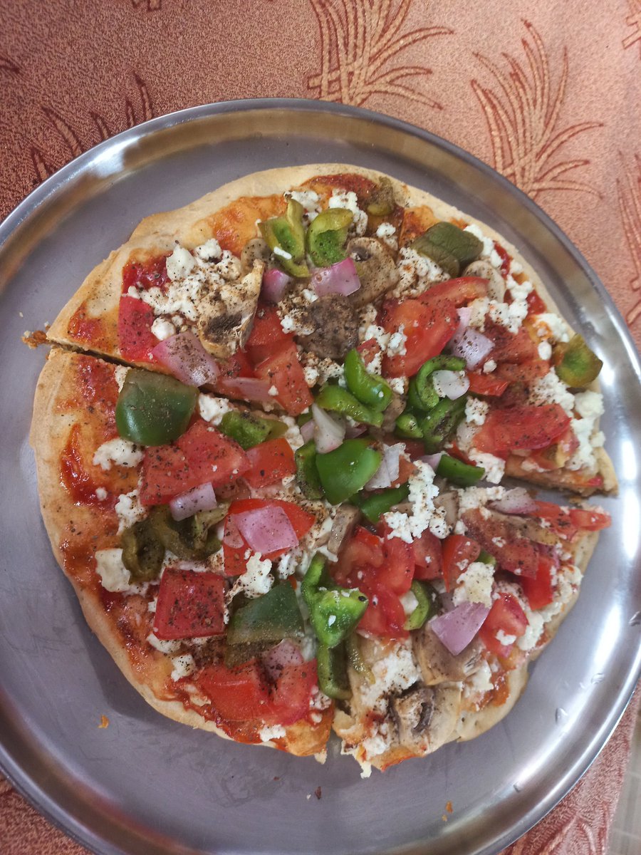 Shwetaa_Negi's tweet image. I am also a good cook . 
But would rate it 7 out of 10 . 🍕😁
#CookingSkills 
#Food
