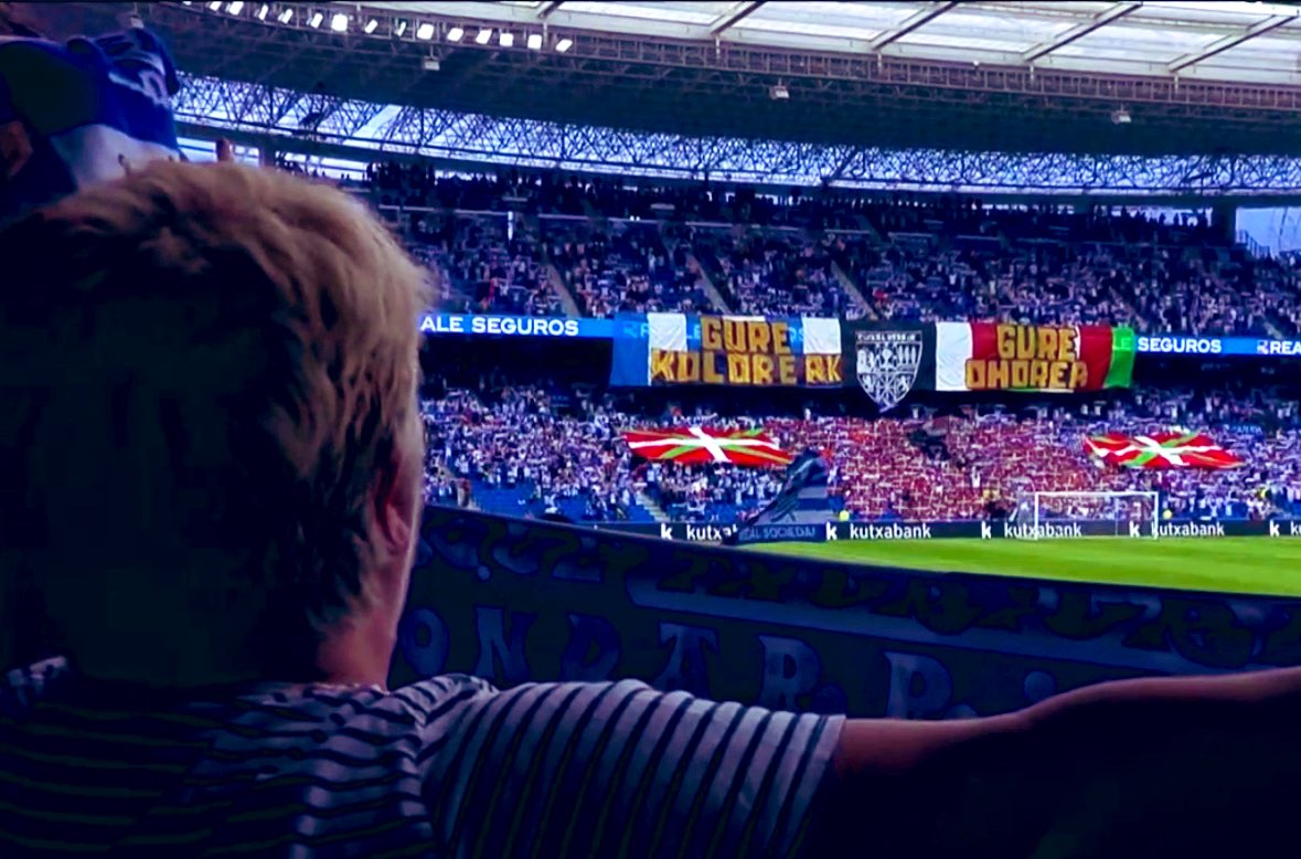 IkerOkerr's tweet photo. Gure Koloreak, Gure Ohorea 👏🏻

#realsociedad https://t.co/PwCtgRlDeP