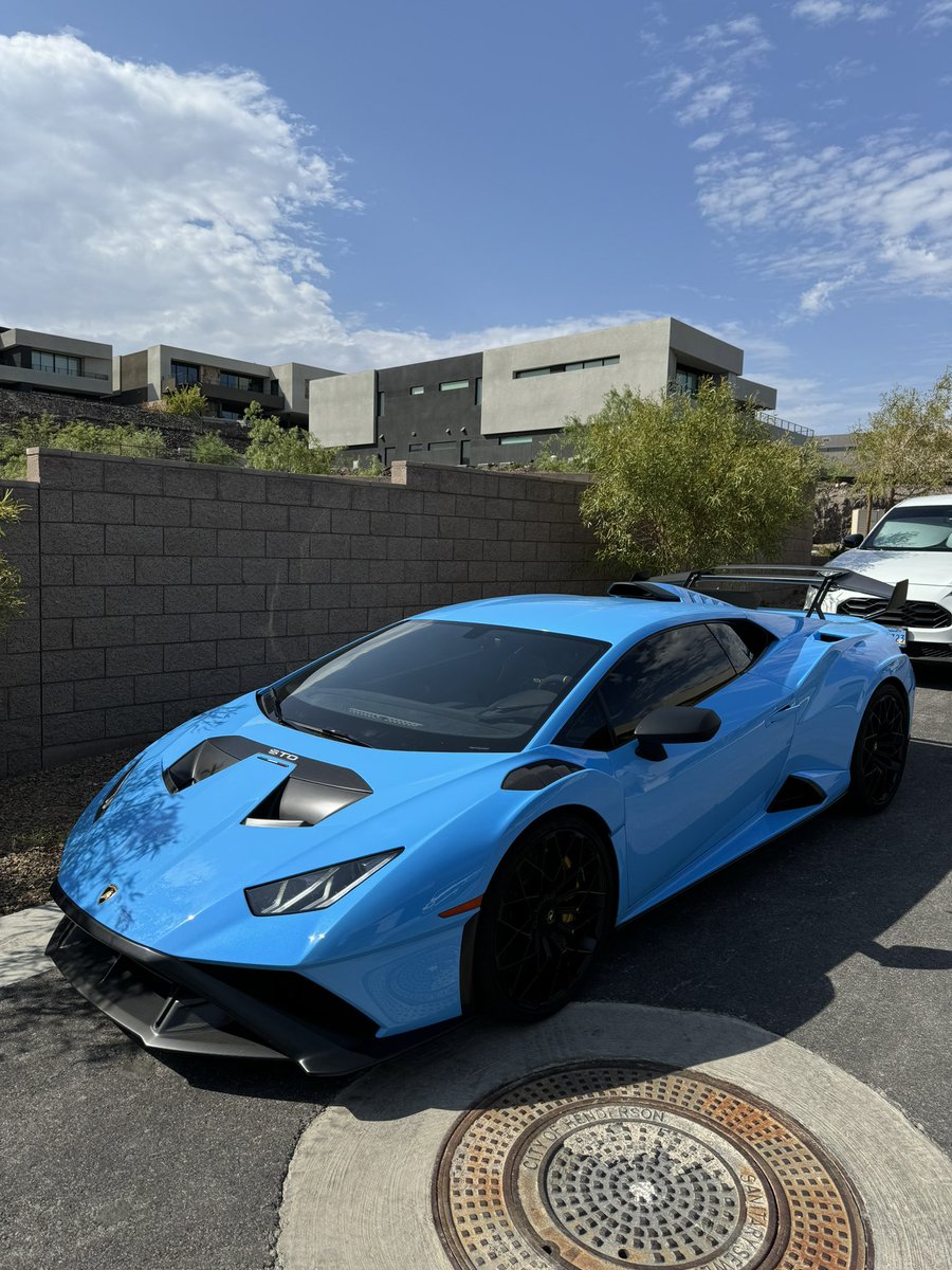 Umar_cassim7's tweet photo. Watches and cars, a man’s happiness 🔑 https://t.co/QnxxJtTJas