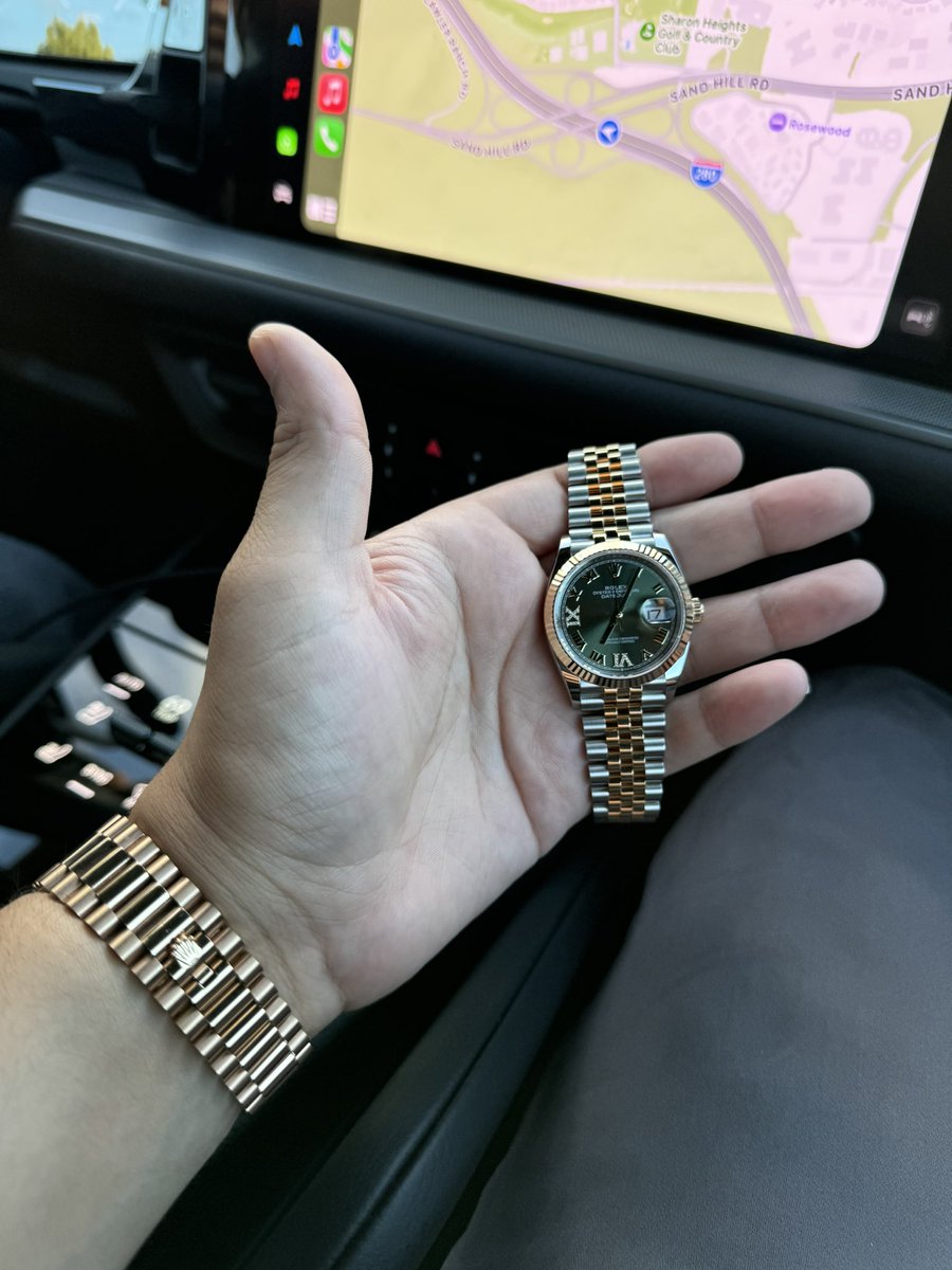 Umar_cassim7's tweet photo. Watches and cars, a man’s happiness 🔑 https://t.co/QnxxJtTJas