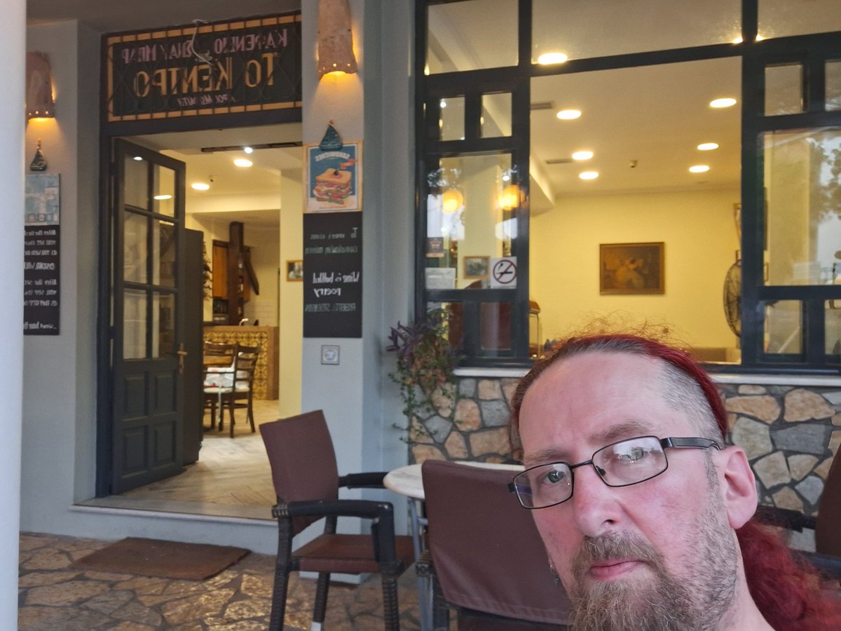 PhilHurley72's tweet photo. @WeAreCraftRep @Welshboy_Mark found my new local for the holiday.... has a craft beer fridge and local beer in tap https://t.co/RKnOq2vqqI