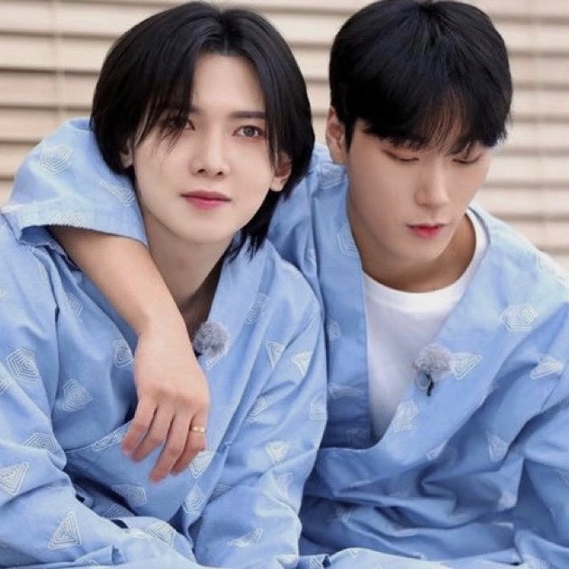 dearysn's tweet photo. cw // mpreg

it was two am when ys’s pregnancy cravings woke him up. with a hungry belly and big, pleading eyes, he got sn out of bed. even though it was super late, sn, in his cozy matching pajamas, headed to the nearest mini market to buy the ingredients for ys’s cravings— https://t.co/yW32B7utrW