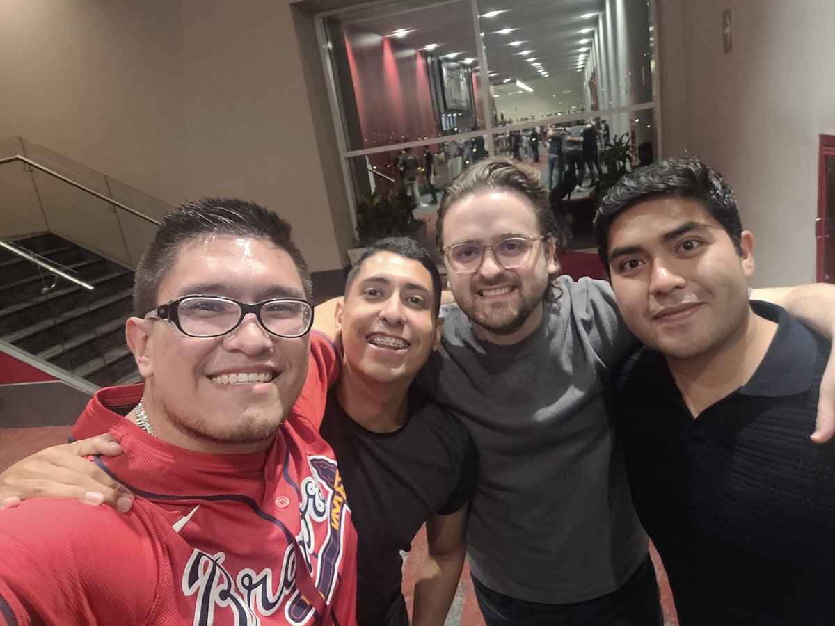 Scorpionspicks's tweet photo. Viernes de @luxfightleague en #ShowCenterComplex y nos topamos a estos Cracks!
@iluminatipick @Mirrey_Tv 🥳 https://t.co/rSx6SB66FU