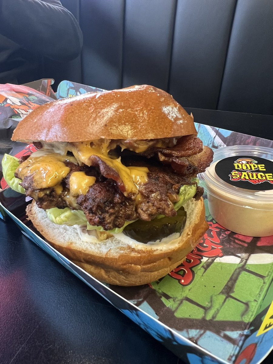1T_1986's tweet photo. Post cinema Dope Burger because it is written into law that me and @OJM79 must pay respects to the burger gods after the flicks.
#DopeBurger https://t.co/7cPa1TeYS3