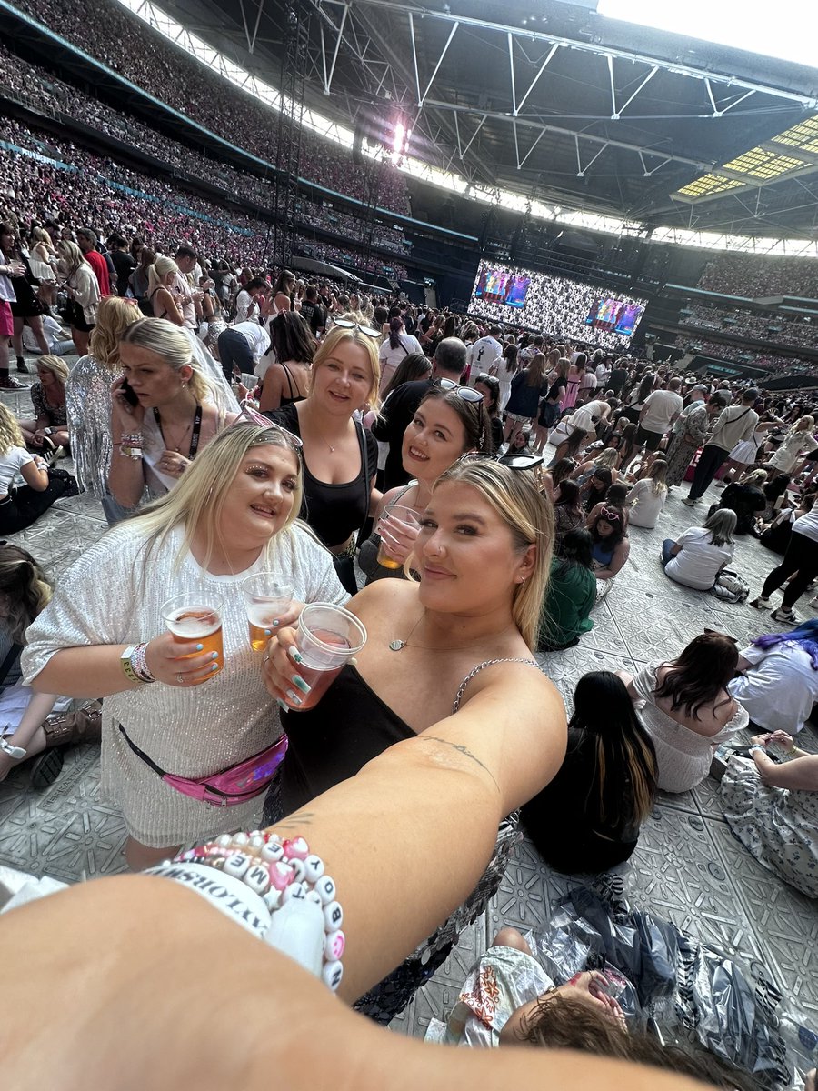 amy james. tweet media