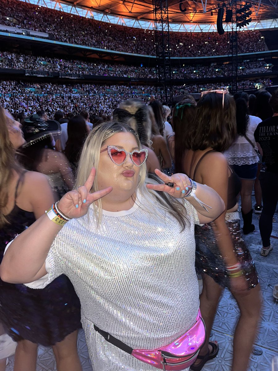 amy james. tweet media