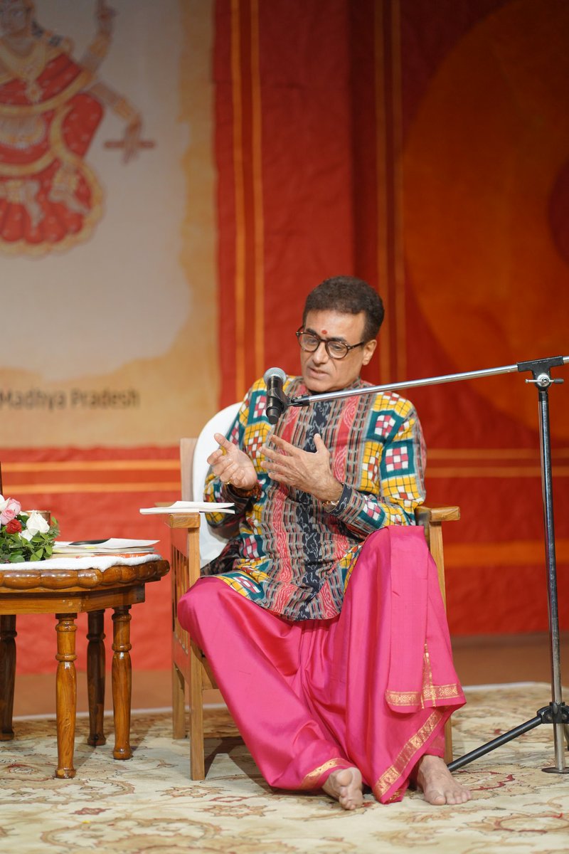 EkatmaDham's tweet photo. पद्म भूषण श्रीएम से अभिनेता नितीश भारद्वाज ने किया रोचक संवाद। https://t.co/loZdnFjzrB