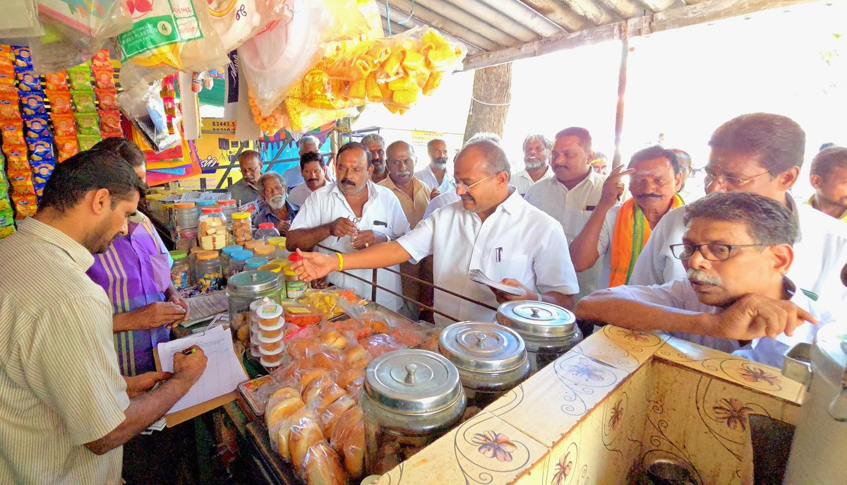 TheSalemNew's tweet photo. #CleanSalem initiated a  1 Lakh signature campaign to remove the dumpyard in Chettichavadi♻️

#Salem West MLA Arul Ramadoss sir launched the campaign from Kondapanickenpatty.

I request MLA @arulramadassMLA sir for initiate &amp; to voice out for Thirumanimutharu rejuvenation. https://t.co/J8R3tDkOjA