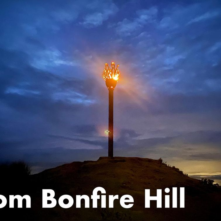 listen_camp's tweet photo. 4-5pm: From Bonfire Hill

Music, songs, words, sounds, symphonies and anthems from the uncanny slopes of Bonfire Hill. An aural almanac. 

@onbonfirehill | https://t.co/F2pvK76cGA
#Electronic #Folk #FolkLore #FieldRecording #MemoryScape

*⏰CEST https://t.co/P2y2jNMRRP