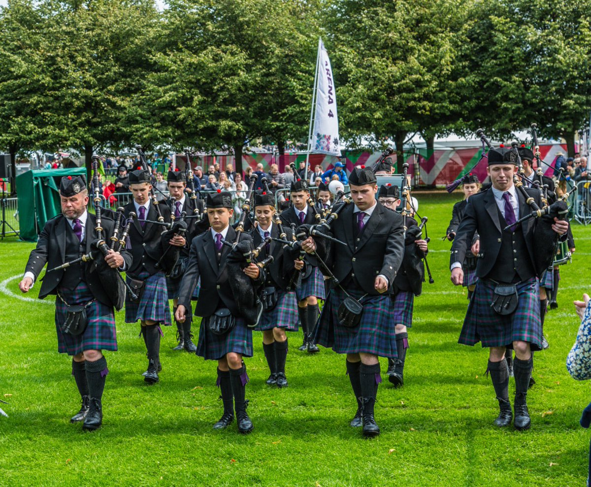 Julie Gardiner (@gardiner_julie) on Twitter photo So proud of everyone at <a href="/BalernoSPB/">Balerno & District Schools Pipe Band</a> including our boys from <a href="/CraigmountHS/">Craigmount High School</a> . Only our 2nd time at the World Pipe Band Championships. Got through to the finals in our category and then came 5th! (5th in the World for that category!! šš¶) <a href="/CraigmountPA/">Craigmount High School Performing Arts</a> <a href="/mrmeikle/">Mr Meikle</a> <a href="/BalernoSchool/">Balerno High PC</a> So proud of everyone at <a href="/BalernoSPB/">Balerno & District Schools Pipe Band</a> including our boys from <a href="/CraigmountHS/">Craigmount High School</a> . Only our 2nd time at the World Pipe Band Championships. Got through to the finals in our category and then came 5th! (5th in the World for that category!! šš¶) <a href="/CraigmountPA/">Craigmount High School Performing Arts</a> <a href="/mrmeikle/">Mr Meikle</a> <a href="/BalernoSchool/">Balerno High PC</a>