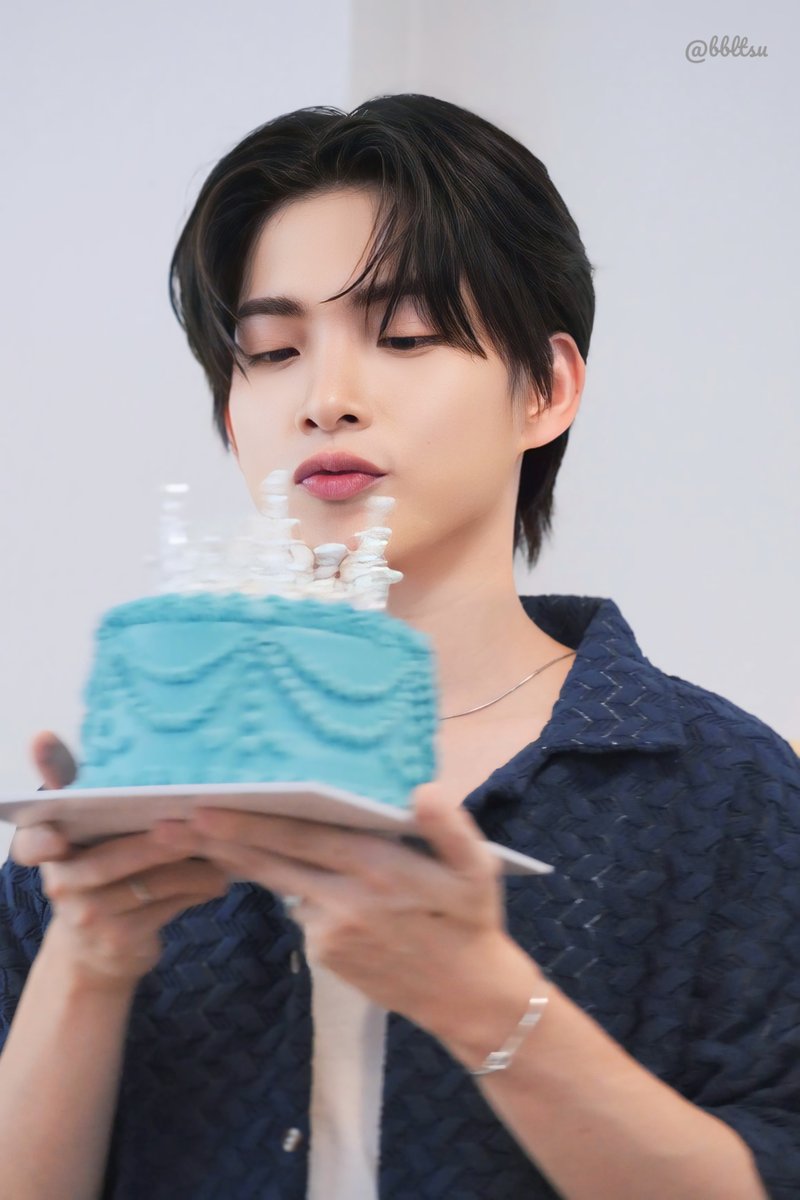 peesu__s's tweet photo. 17.08.24 🎂HBDไ��๋ไต๋~1

#25thBirthDaywithtaitnp 
#taitnp https://t.co/LTNnVHSKMc