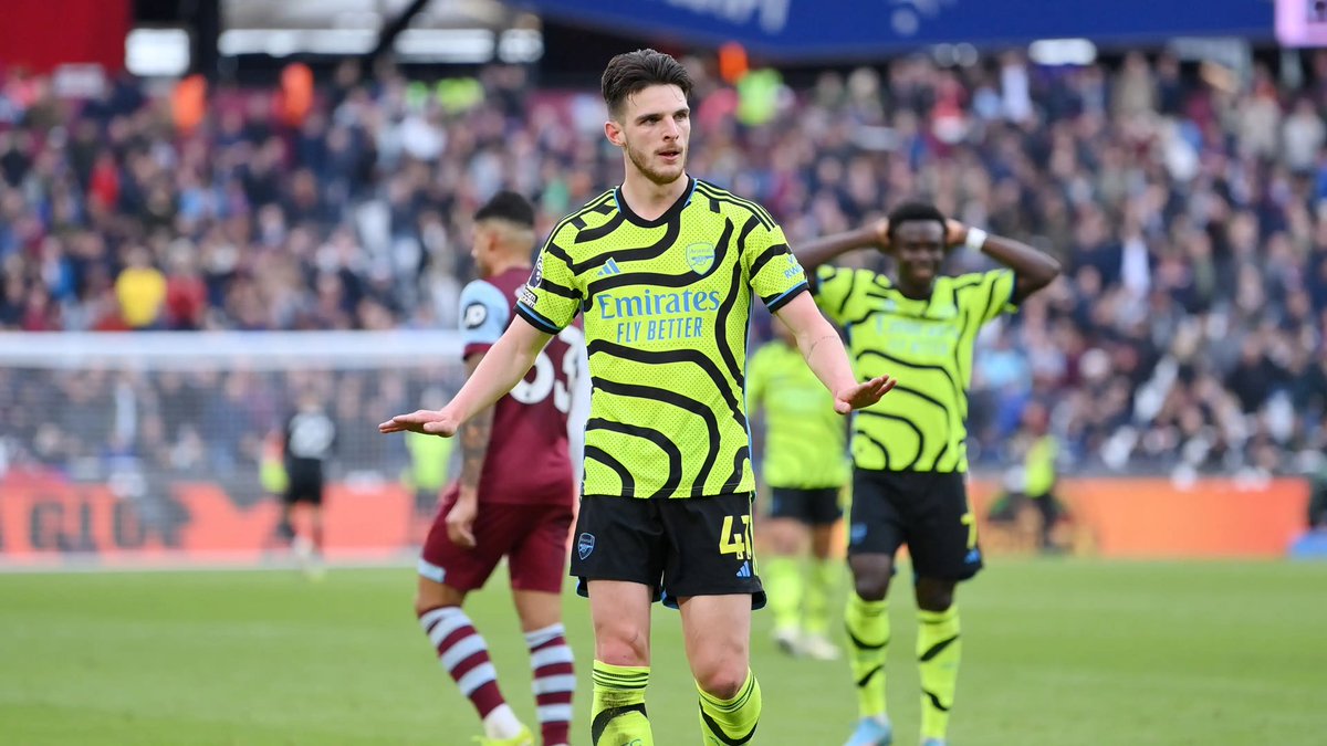 ODWHU7's tweet photo. @westhamlive5 And this one too 😫 https://t.co/0gpj3y9zo1