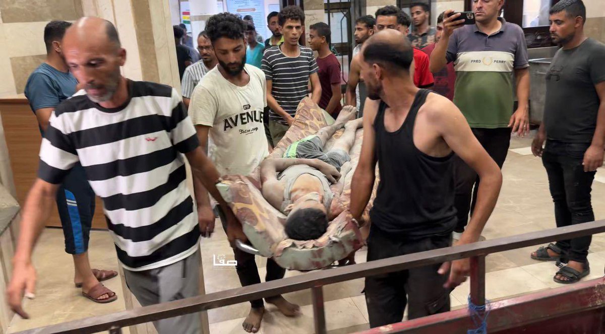 AbujomaaGaza's tweet photo. 🚨Breaking news 

Six people have been KILLED and 20 others WOUNDED in #Israeli_bombing of a house in Al Nuseirat refugee camp! https://t.co/Kmhy6zWmjM