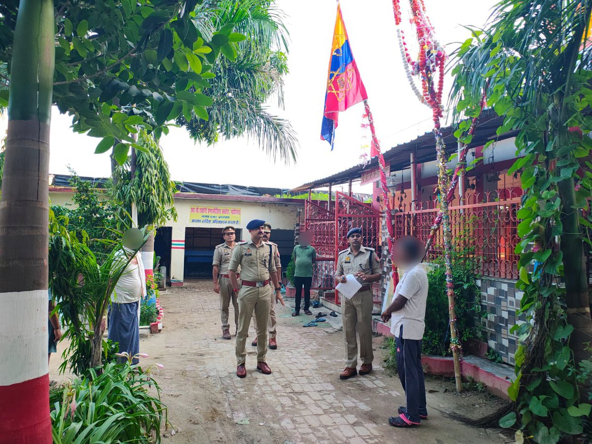 DCPGNagarPRJ's tweet photo. पुलिस उपायुक्त गंगानगर व सहायक पुलिस आयुक्त सोरांव द्वारा "उ0प्र0 पुलिस भर्ती एवं प्रोन्नति बोर्ड" द्वारा आयोजित की जाने वाली "आरक्षी नागरिक पुलिस सीधी भर्ती" परीक्षा के दृष्टिगत गंगानगर जोन के विभिन्न परीक्षा केद्रों का निरीक्षण किया गया तथा संबंधित को आवश्यक दिशा निर्देश दिए गए https://t.co/jNnAUC2ro8