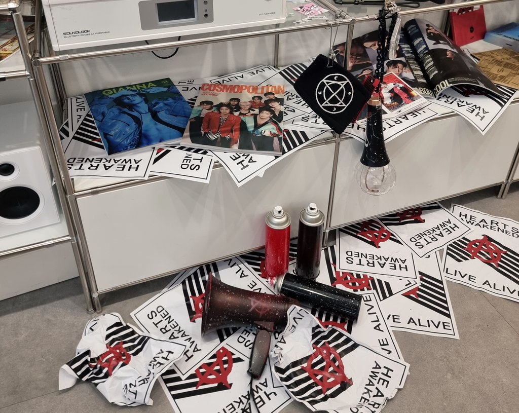 OPcode_1998's tweet image. 🔗 𝙊𝙥𝙚𝙧𝙖𝙩𝙞𝙤𝙣 𝘾𝙤𝙙𝙚 : 𝟭𝟵𝟵𝟴 (破度) 𝙘𝙤𝙢𝙥𝙡𝙚𝙩𝙚𝙙

8월 17, 18일 이틀 동안 작전에 동참해 주신 모든 동료 여러분께 진심으로 감사드립니다.

𝙈𝘼𝙏𝙕 𝙬𝙞𝙡𝙡 𝙗𝙚 𝙧𝙞𝙜𝙝𝙩 𝙗𝙖𝙘𝙠!

#MATZ_comin_right_here
#맏즈카페