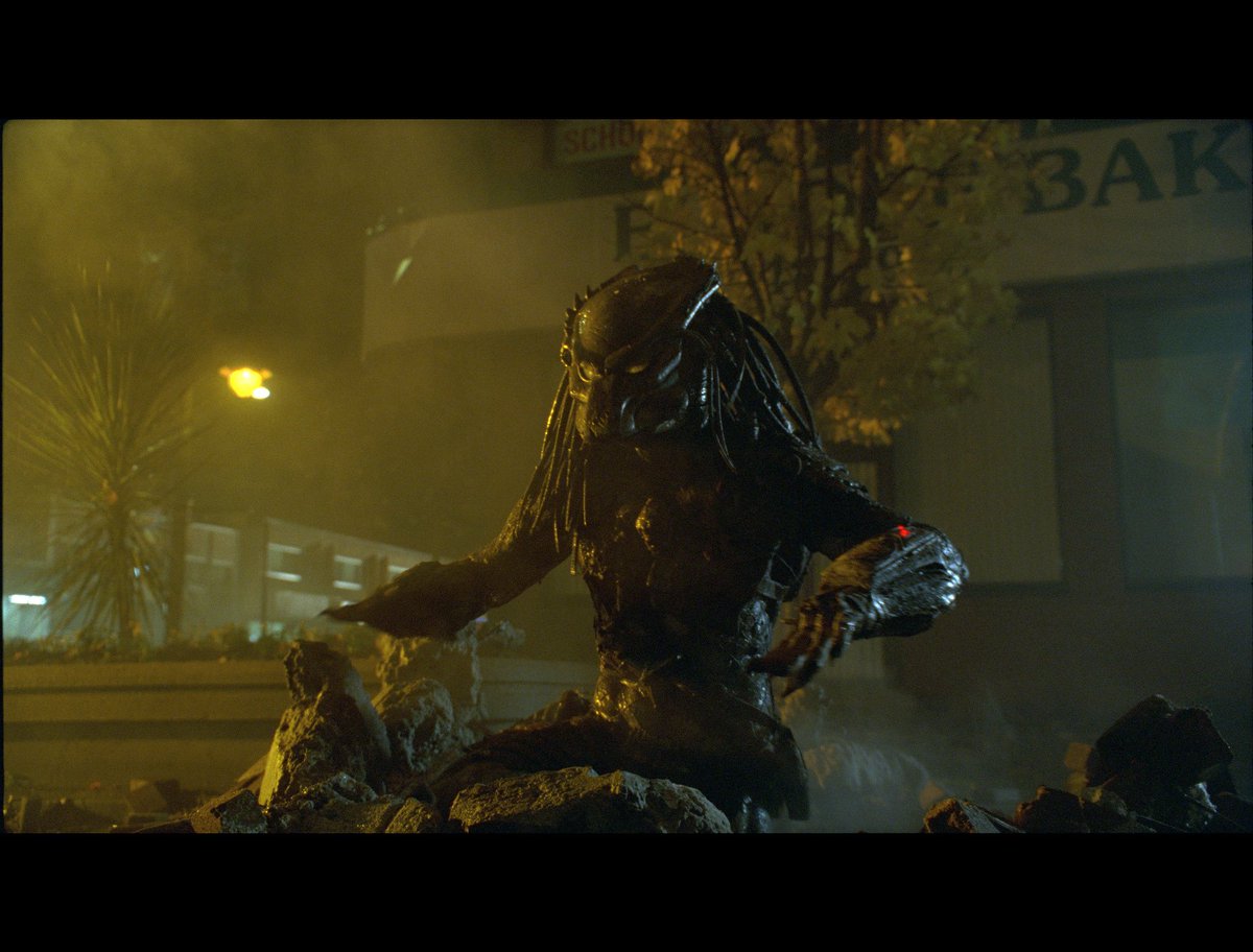 LiamODin's tweet photo. Found a disc of .CIN files of Aliens Vs. Predator: Requiem reference images - sent to superfan @ODSTSpartan and here they are. This is a lot closer to how the film should have looked. https://t.co/TLDg3umLTH