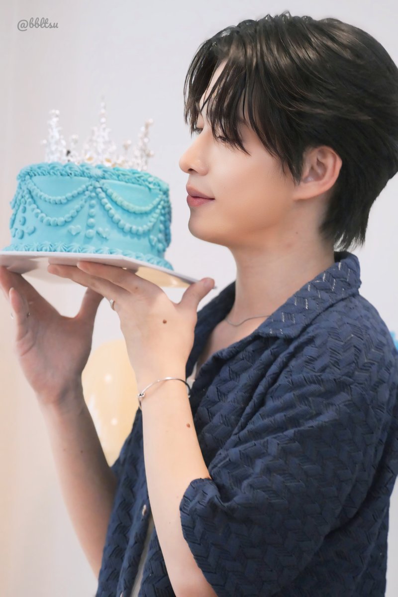 peesu__s's tweet photo. 17.08.24 🎂HBDไต๋ไต๋~3

#25thBirthDaywithtaitnp 
#taitnp https://t.co/mi7XFIsQXY