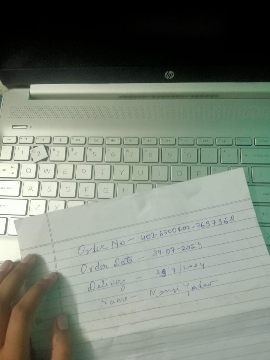Myadav7309Yadav's tweet photo. @amazonIN your team is doing fraud with a student and harrassing her with wrong follow ups. First a broken item was recieved, after returning refund hasn't received. After complaining they are saying the returned product was wrong,which was checked by the person who picked it up https://t.co/tk0K7DAuJ3