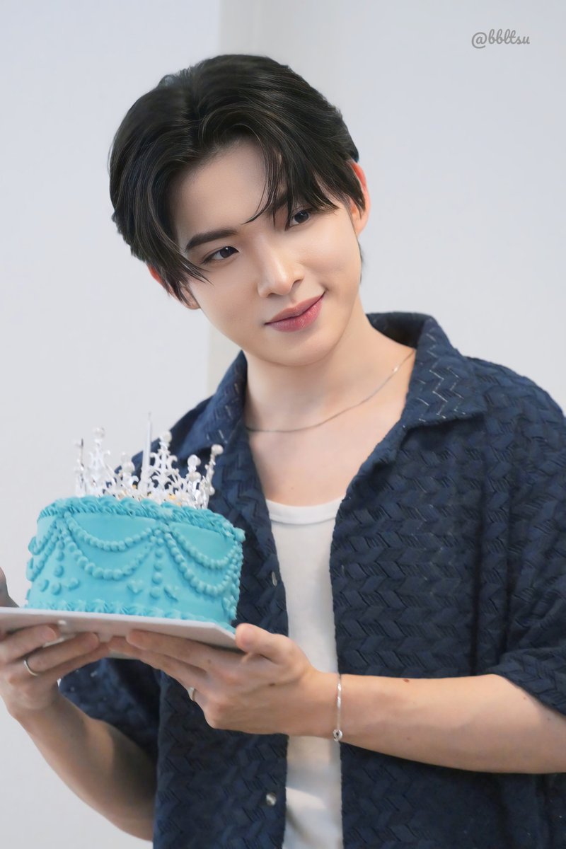 peesu__s's tweet photo. 17.08.24 🎂HBDไต๋ไต๋~4

#25thBirthDaywithtaitnp 
#taitnp https://t.co/tSxXlDOhx7