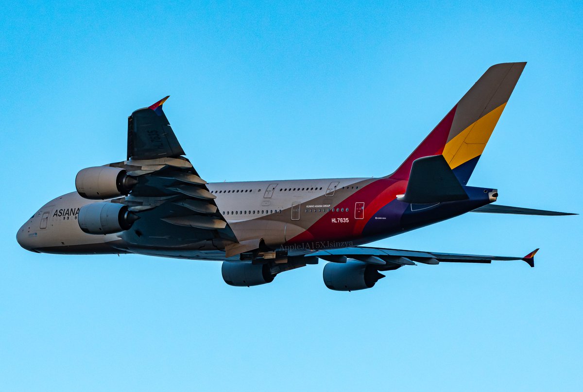 AppleJALsinzya's tweet photo. #アシアナ航空 #A380 #HL7635 #関空展望ホール
お待たせいたしました！
昨日、8月17日に関西国際空港で撮影したアシアナ航空のA380が離陸する姿の4カットです！
A380の美しく迫力ある離陸姿はやはりとてもカッコ良く、初めて関空展望ホールからA380の離陸を撮影したのでとても感動しました！！！！ https://t.co/9ku80givsM