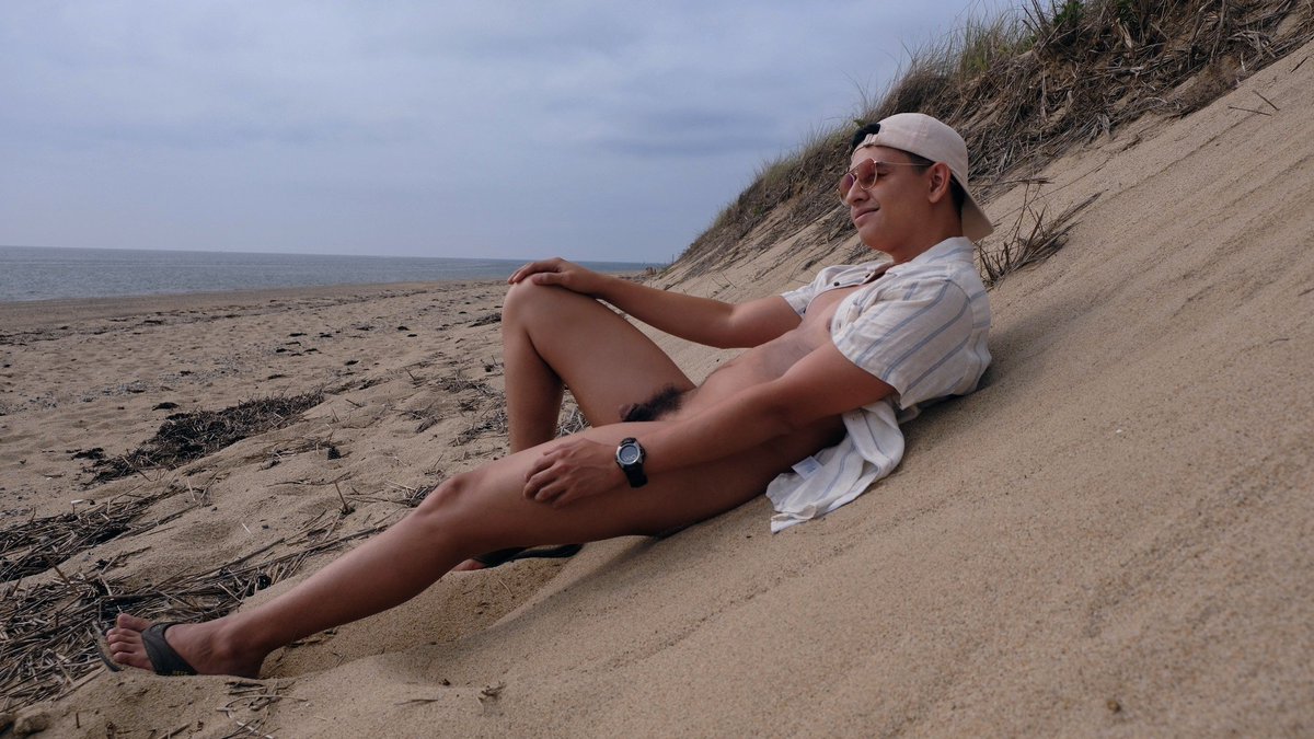 AnotherGayHiker's tweet photo. Coming to the shocking realization that I am definitely a grower, not a shower, at #BoyBeach. https://t.co/Q9BkgnIqta
