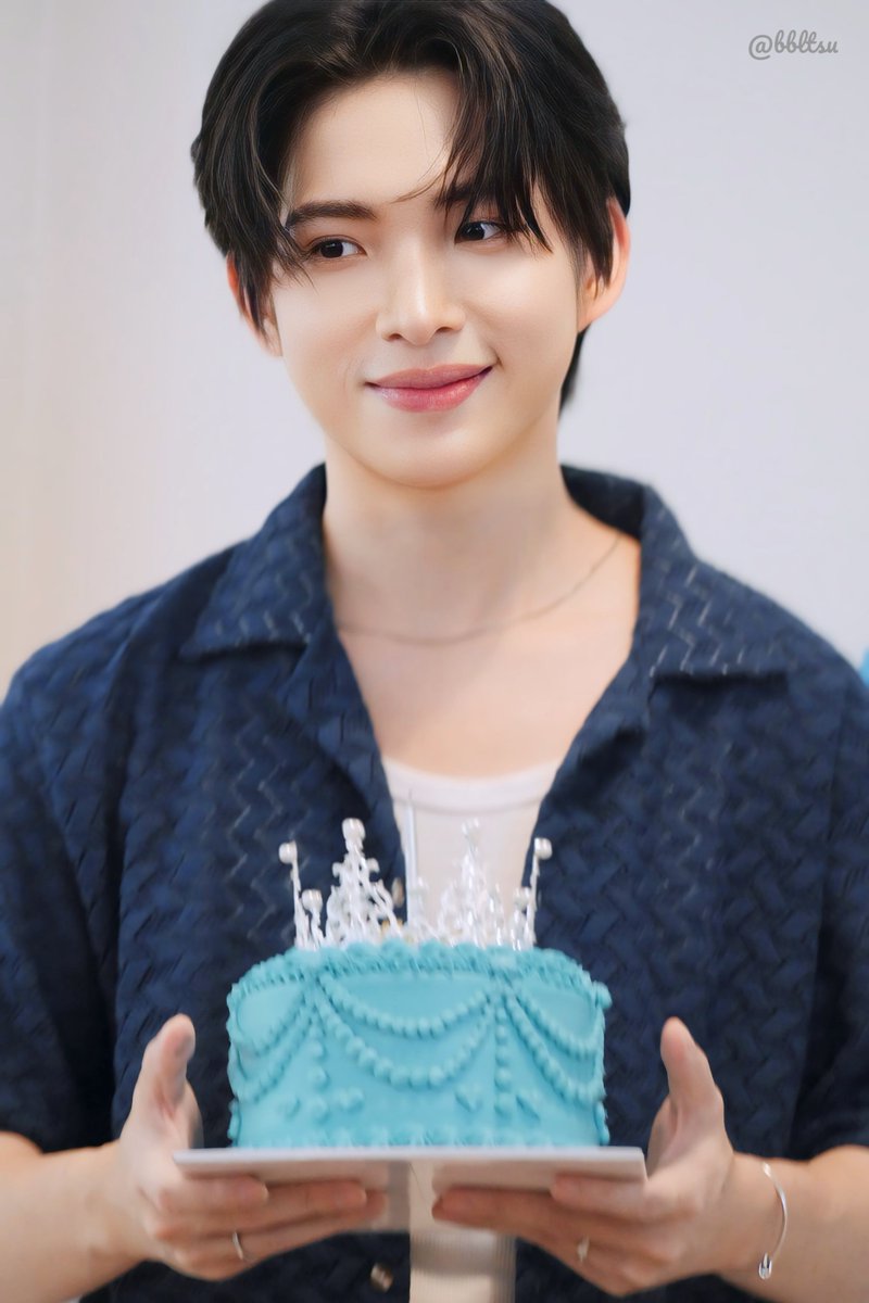 peesu__s's tweet photo. 17.08.24 🎂HBDไต๋ไต๋~5

#25thBirthDaywithtaitnp 
#taitnp https://t.co/pSa0CoTVDA