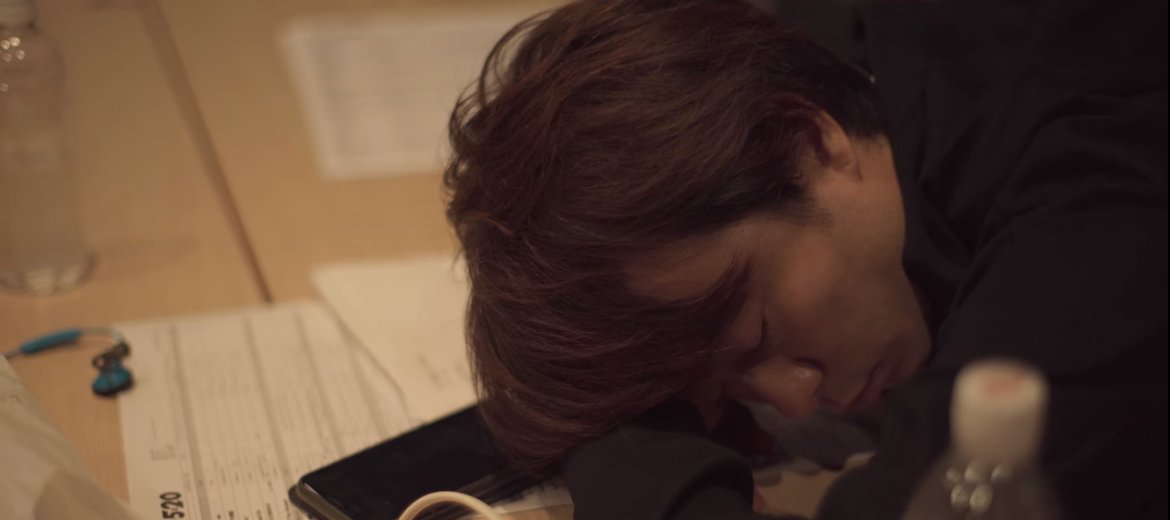 N1na25's tweet photo. いちばんすきな寝顔は5×20の資料の上ですやすや眠る翔くん https://t.co/G8zerSvf4m