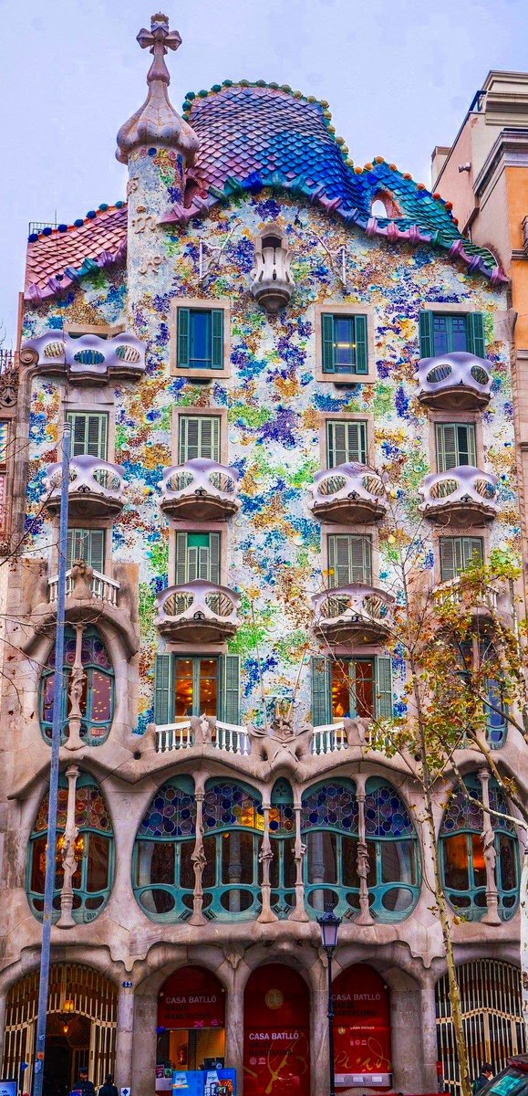 Spain s Architecture With Its Towering Cathedrals And Majestic Palaces spain-s-architecture-with-its-towering-cathedrals-and-majestic-palaces