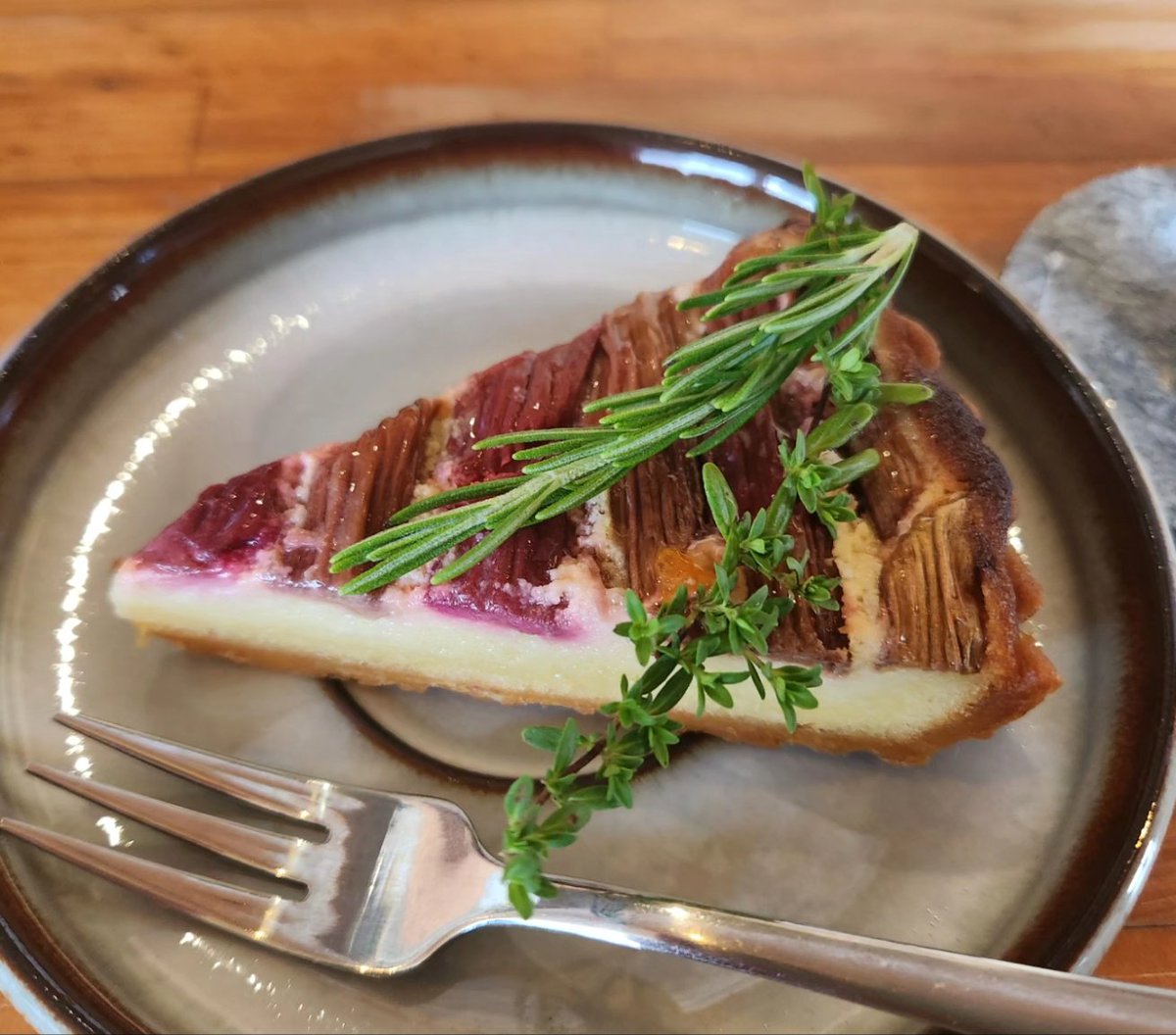 ChiinoidF's tweet image. ルバーブのタルト🥧めちゃくちゃおいしかった♡

#東松山 #東松山グルメ 
#mojacafe 
#カフェラテ
#ルバーブタルト　　
#食べ歩き好き #お店開拓したい