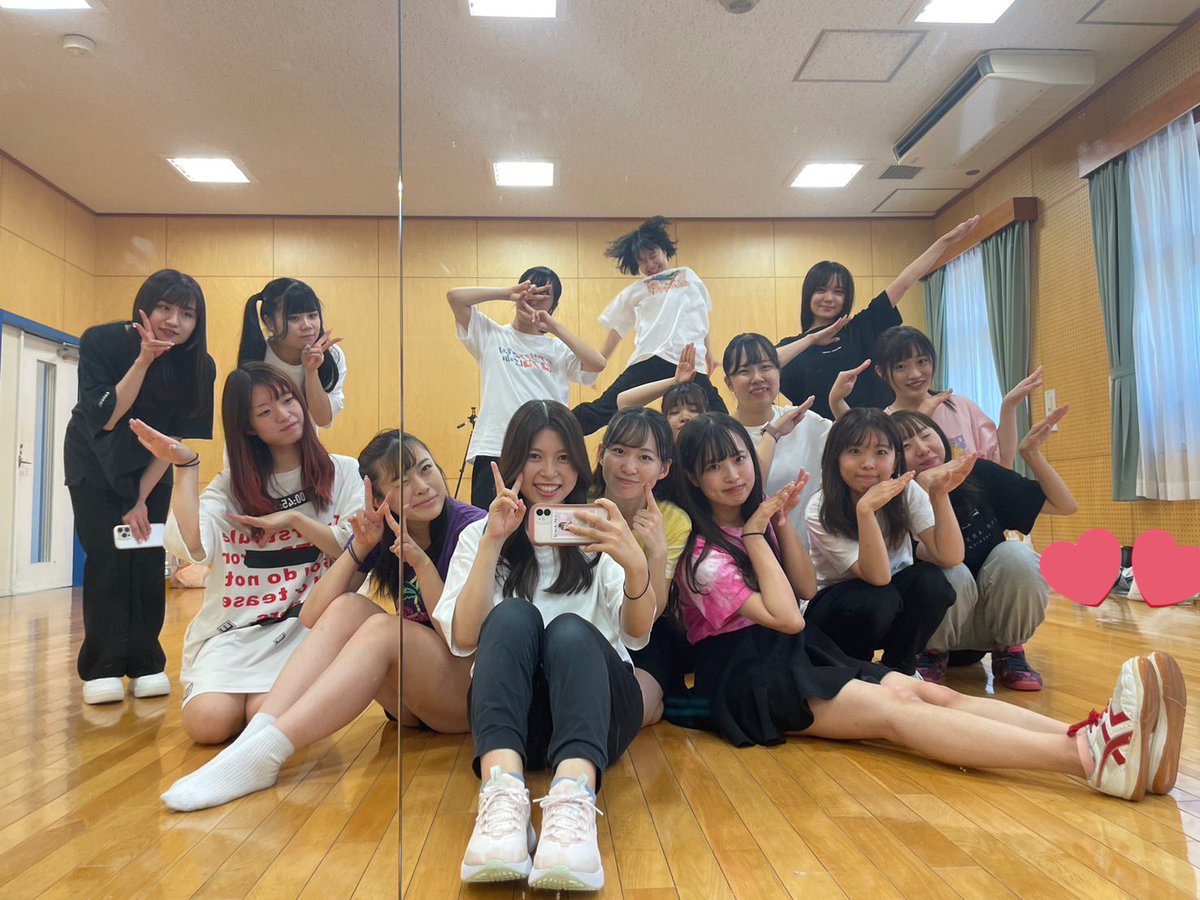 equmeri_og's tweet photo. 8月⛵️③

お盆期間も集まれるメンバーで練習を行いました🙌

公演では新曲は勿論の事、懐かしい曲も多く披露しますよ💭💗 https://t.co/hsKGIj3Vvw