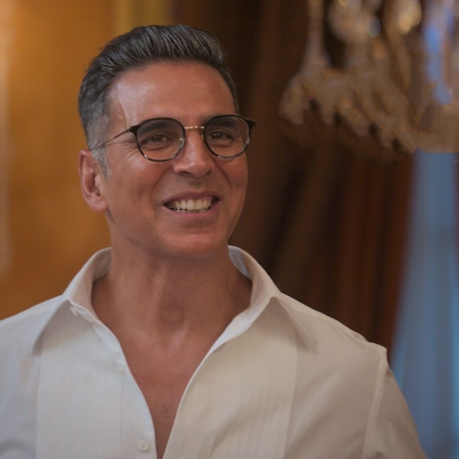 SinghRowdysingh's tweet photo. Proud of @akshaykumar sir loved #Sarfira &amp; now #KhelKhelMein 
In khel khel mein &amp; Sarfira the airport scene &amp; in plane ...u have rocked with your performance in 2 different films ..
👏👏👏👏👏👏 
@Sudha_Kongara #Mudassar 🔥 
Those who have watched mostly liked &amp; loved the film https://t.co/z0tfS9wjvQ