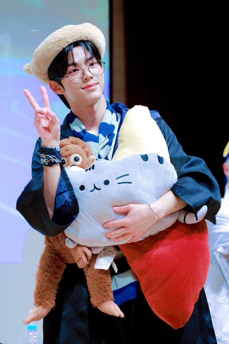 240818 대전 블드미 HD

도룽이 넘 바빠 보여ㅕ 🤣🤣

#천재똥강아지 #DOHOON #도훈 
#TWS #투어스 #ドフン #トゥアス