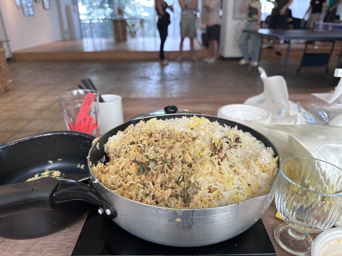 namaste_cooking's tweet photo. 【活動報告】
8/17(土)オークハウスさん(@oakhouse_jp)の卓球イベントにて、チキンビリヤニをお出ししました！
たくさんの方に召し上がっていただき嬉しかったです！ありがとうございました！！ https://t.co/RgkDkUBDfP