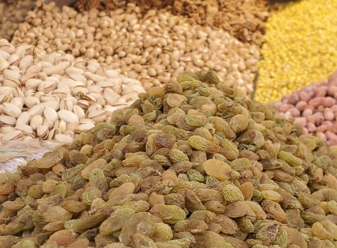 MasthAgha's tweet photo. د روان کال
یواځي په 4 لومړیو میاشتو کي هندوستان ته له کندهار څخه 12 زره ټنه وچه میوه لیږل شوي ده. https://t.co/X9r32QPSNN